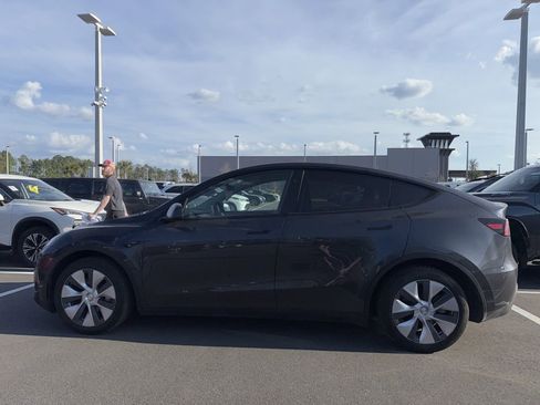 Used 2024 Tesla Model Y Long Range image 4