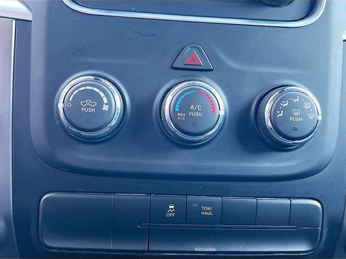 Used 2021 RAM 1500 Classic SLT image 16