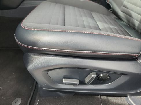 Used 2025 Ford Explorer ST-Line w/ ST-Line Street Pack AWD/4WD image 20