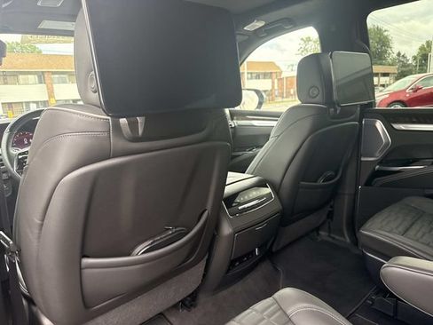 Certified 2026 Cadillac Escalade ESV Platinum Sport AWD/4WD image 30