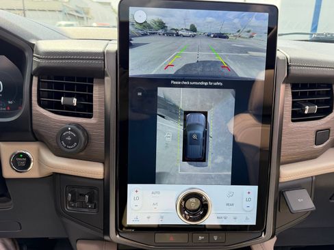 Certified 2023 Ford Expedition Max Limited AWD/4WD image 5