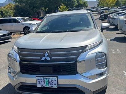 Used 2025 Mitsubishi Outlander SE