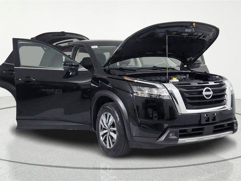 Used 2024 Nissan Pathfinder SL image 7
