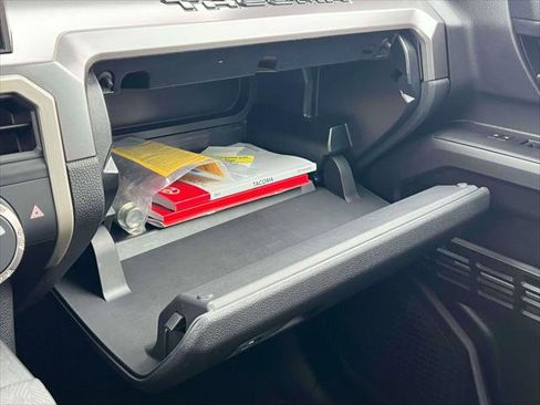 Used 2025 Toyota Tacoma TRD Sport image 27