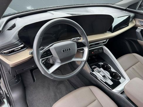 Certified 2025 Audi Q5 Premium w/ Convenience Package AWD/4WD image 4