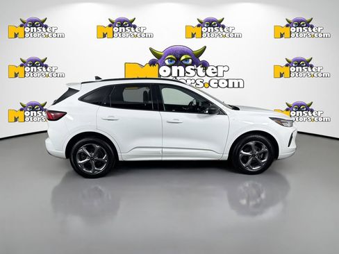 Used 2023 Ford Escape ST-Line w/ Equipment Group 301A AWD/4WD image 4