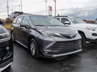 Used 2025 Toyota Sienna XLE video 2