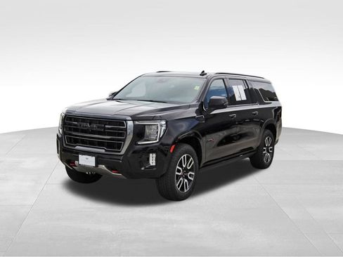 Used 2024 GMC Yukon XL AT4 w/ AT4 Premium Package AWD/4WD image 2