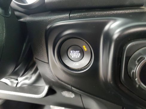 Used 2021 Jeep Wrangler Unlimited Sahara AWD/4WD image 23