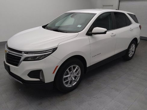 Used 2022 Chevrolet Equinox LT image 2