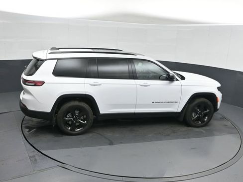 Used 2025 Jeep Grand Cherokee L Limited w/ Luxury Tech Group II image 31