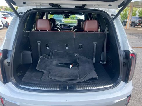 Certified 2024 Kia Telluride SX Prestige w/ Towing Package AWD/4WD image 12