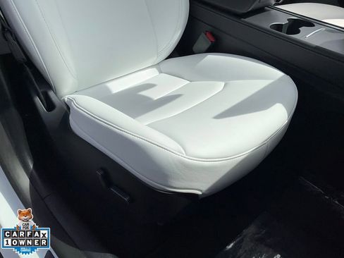 Used 2023 Tesla Model Y Performance image 62