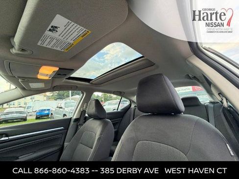 Certified 2019 Nissan Altima 2.5 SV AWD/4WD image 18