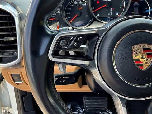 Used 2018 Porsche Cayenne Platinum Edition w/ Premium Package Plus image 16