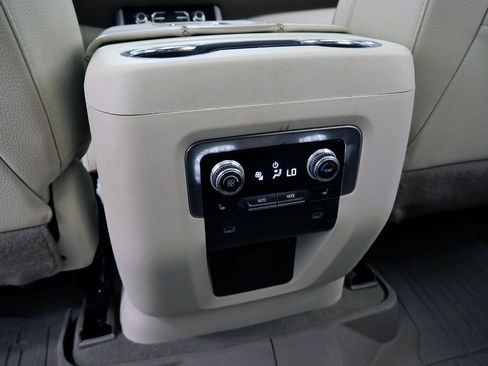 Used 2023 GMC Yukon XL Denali AWD/4WD image 20