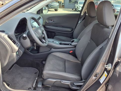 Used 2019 Honda HR-V LX image 11