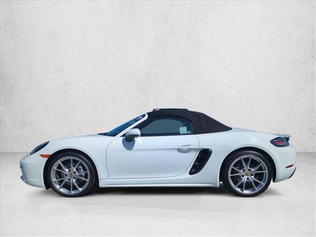 Used 2017 Porsche 718 Boxster RWD image 9