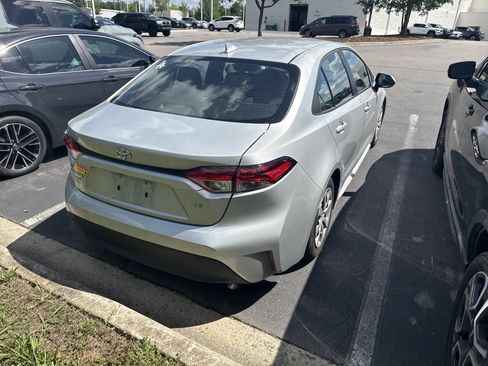 Used 2025 Toyota Corolla LE w/ Convenience Package FWD image 7