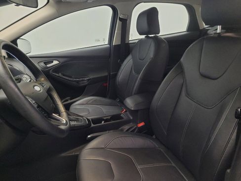 Used 2018 Ford Focus Titanium w/ Titanium Technology Package image 17