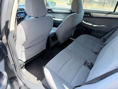 Used 2019 Subaru Outback 2.5i Premium AWD/4WD image 17