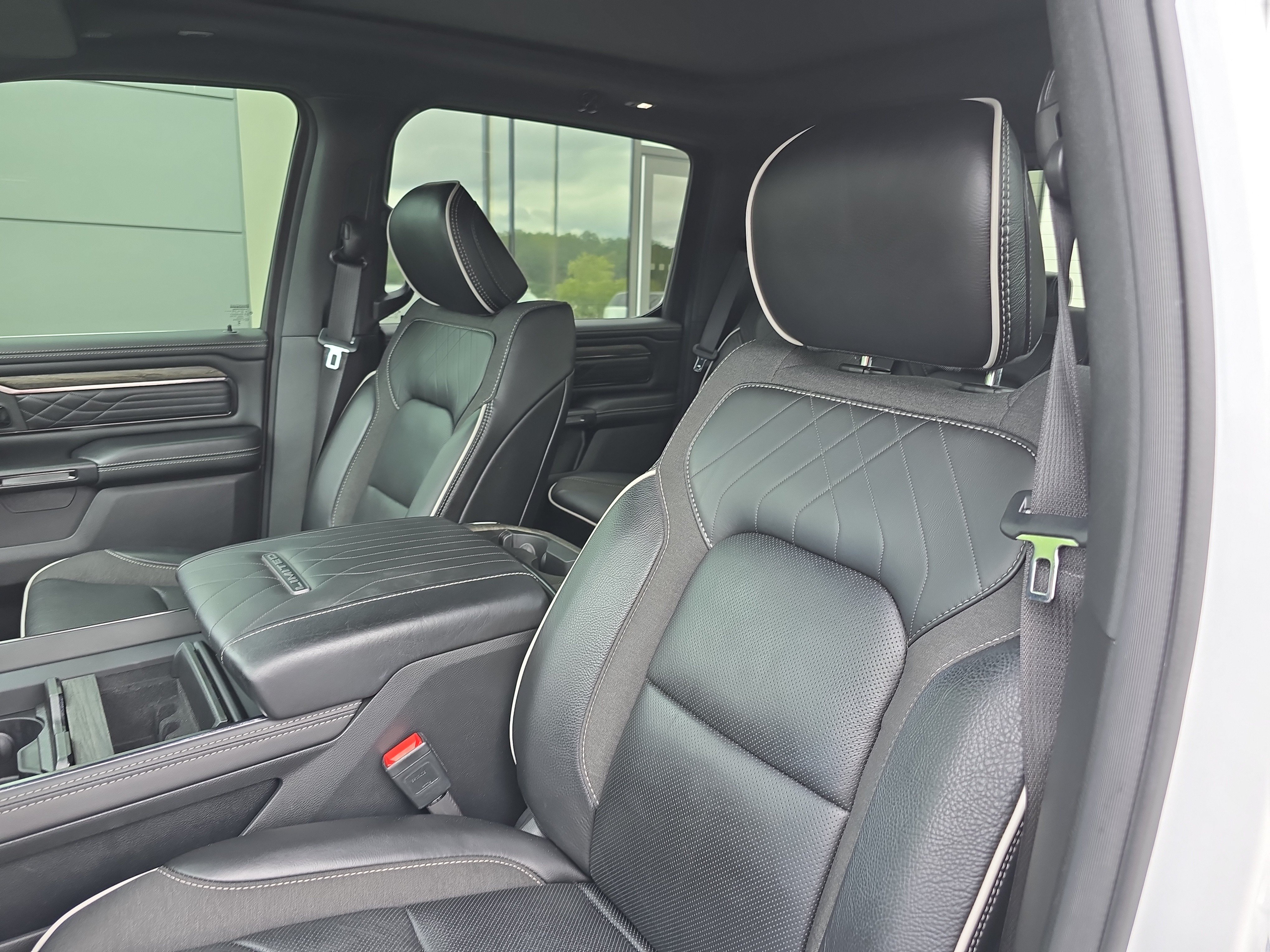 Used 2025 RAM 1500 Limited AWD/4WD image 22