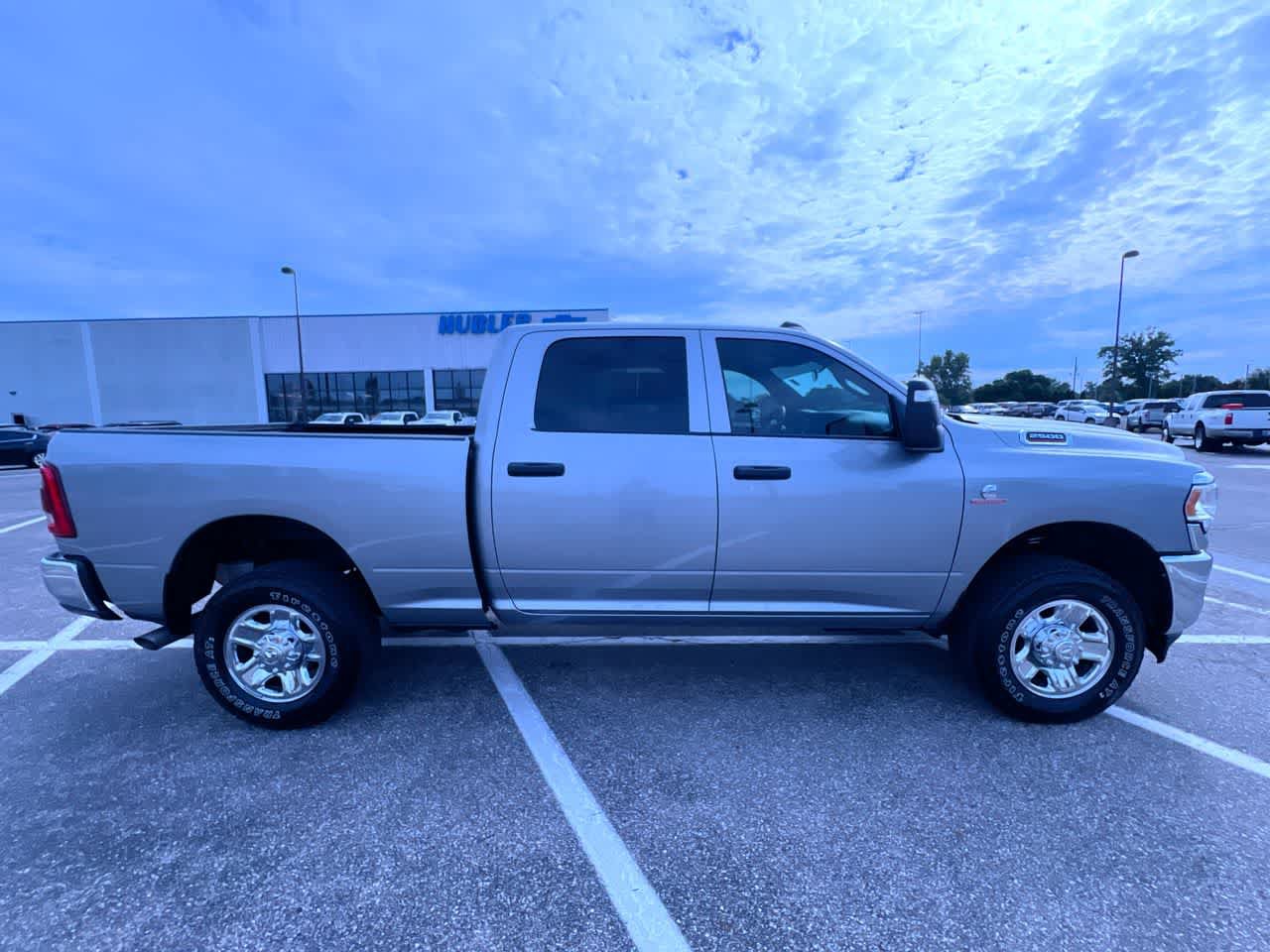 Used 2024 RAM 2500 Tradesman w/ Chrome Appearance Group AWD/4WD image 9