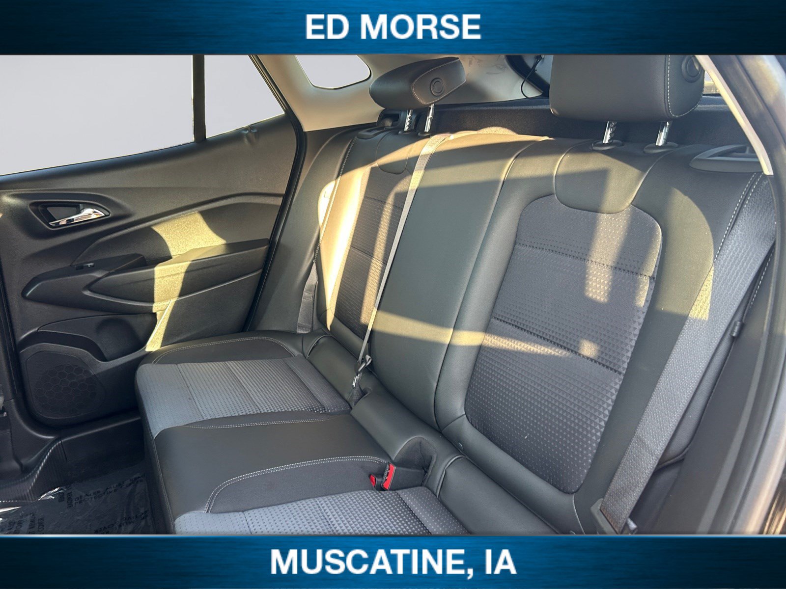 Used 2025 Chevrolet Trax LT FWD image 13