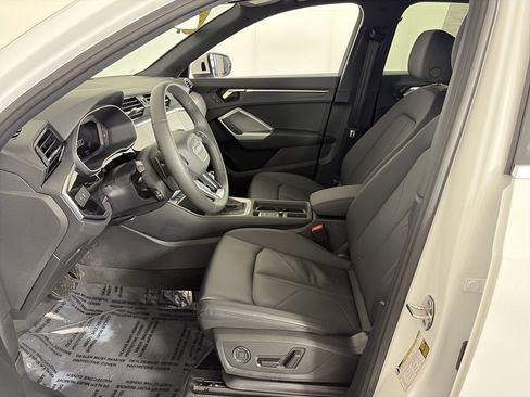 Certified 2025 Audi Q3 2.0T Premium image 6