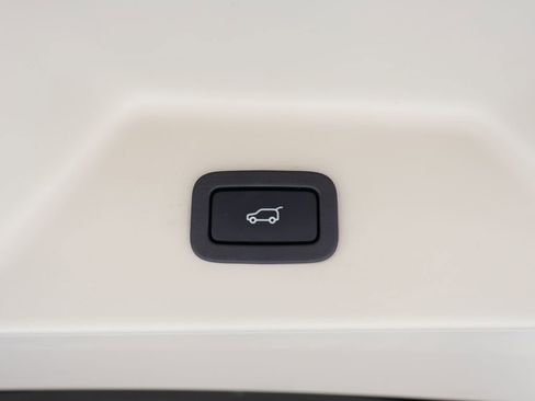 Used 2020 Land Rover Range Rover AWD/4WD image 13
