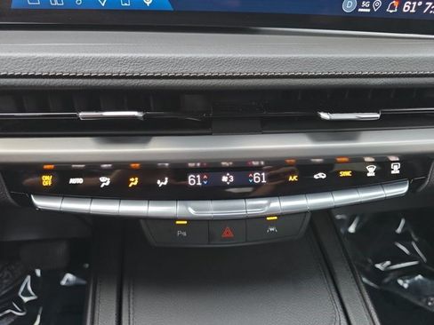 Certified 2025 Cadillac XT4 Premium Luxury AWD/4WD image 4