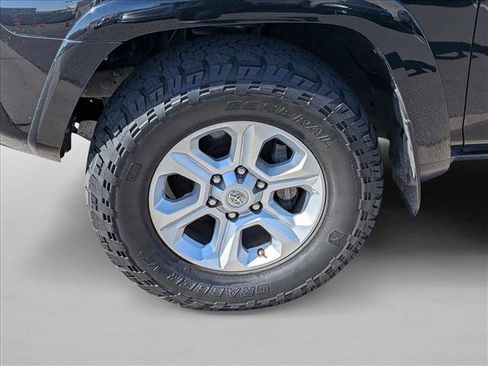 Used 2016 Toyota 4Runner SR5 Premium image 15