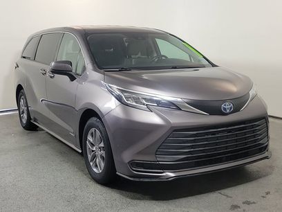Used 2021 Toyota Sienna LE