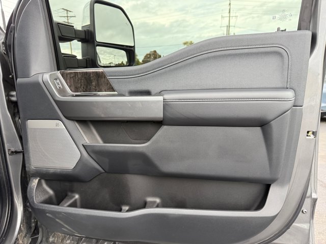 Used 2025 Ford F250 Lariat w/ Chrome Package AWD/4WD image 23