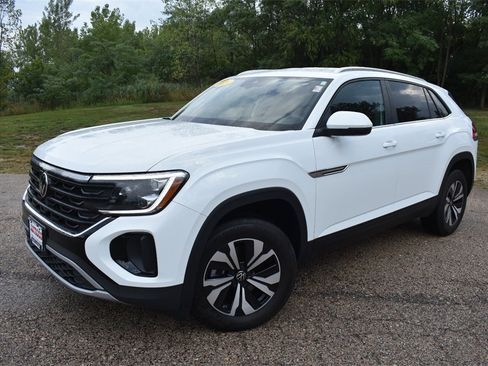 Used 2024 Volkswagen Atlas Cross Sport SE image 13