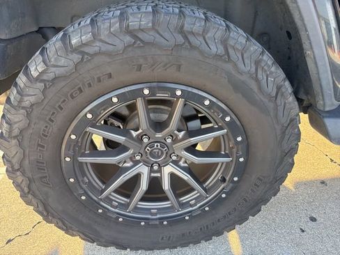 Used 2020 Jeep Wrangler Unlimited Sahara image 6