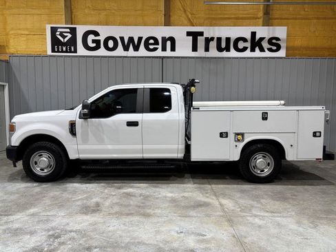 Used 2020 Ford F250 XL w/ Power Equipment Group image 2