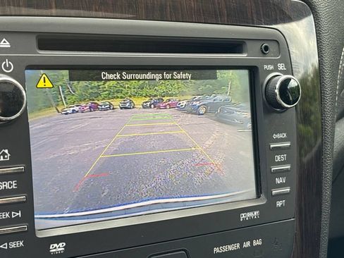 Used 2015 Chevrolet Traverse LT AWD/4WD image 16