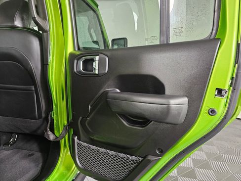 Used 2025 Jeep Gladiator Sport image 34