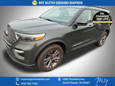 Used 2022 Ford Explorer XLT w/ Equipment Group 202A AWD/4WD image 3