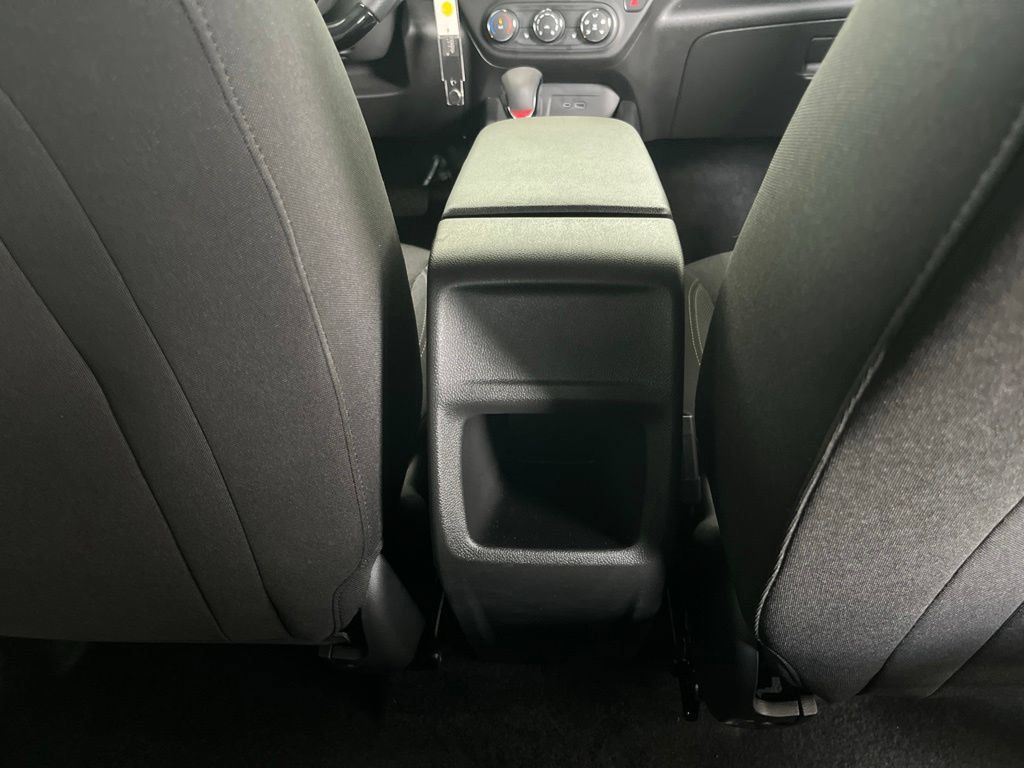 Used 2025 Chevrolet Trax RS w/ Driver Confidence Package FWD image 21