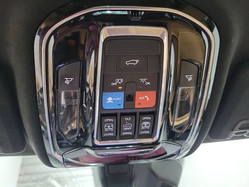 Used 2023 Jeep Grand Cherokee Summit AWD/4WD image 43