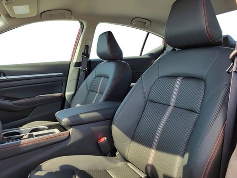 New 2025 Nissan Altima 2.5 SR image 19