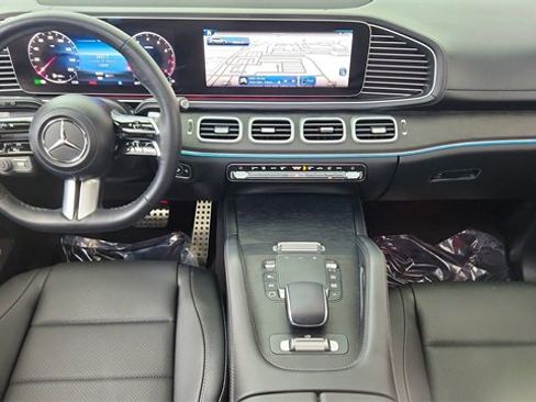 Used 2025 Mercedes-Benz GLS 450 4MATIC image 40
