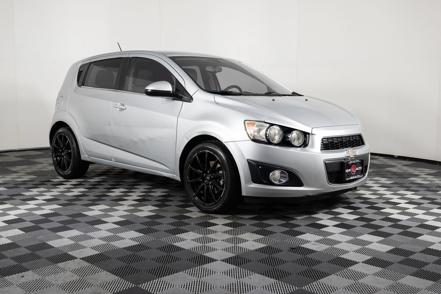 Used 2015 Chevrolet Sonic LTZ FWD image 10