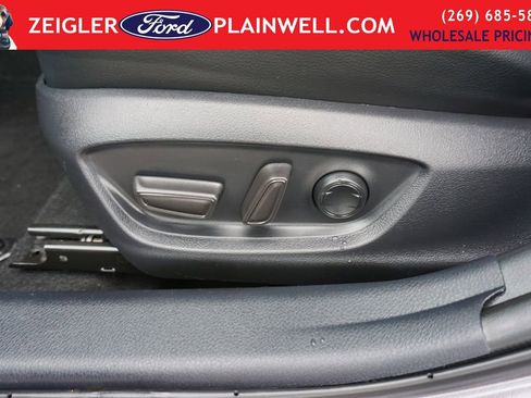 Used 2024 Toyota Camry SE image 16