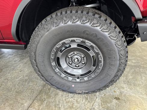 New 2025 Ford Bronco Badlands w/ Sasquatch Package image 9