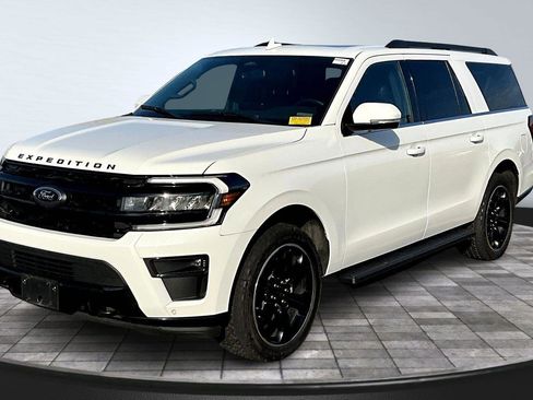 Certified 2022 Ford Expedition Max Limited image 2