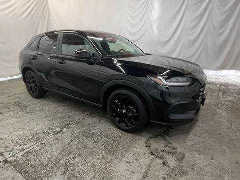 Used 2023 Honda HR-V Sport image 3