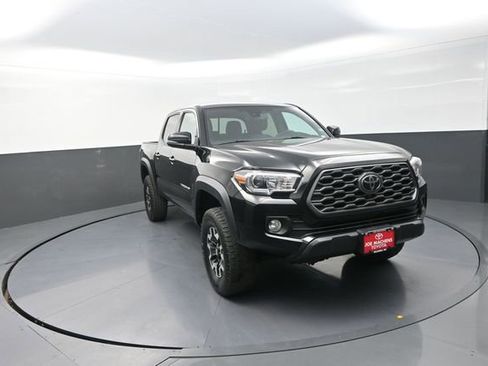 Used 2021 Toyota Tacoma TRD Off-Road AWD/4WD image 7